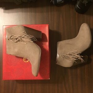 BNWT tan suede fringe booties
